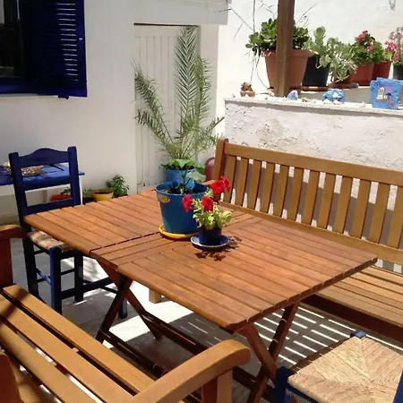 Festos - Apts - Rooms * Parikia (Paros)