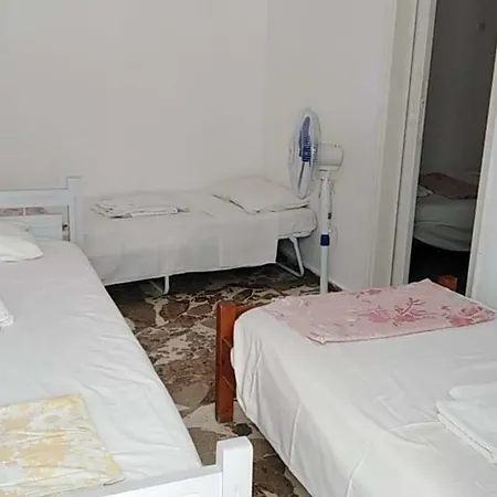 Festos - Apts - Rooms Parikia (Paros)